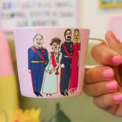 Anette Moi krus 27 cl kongefamilien rosa