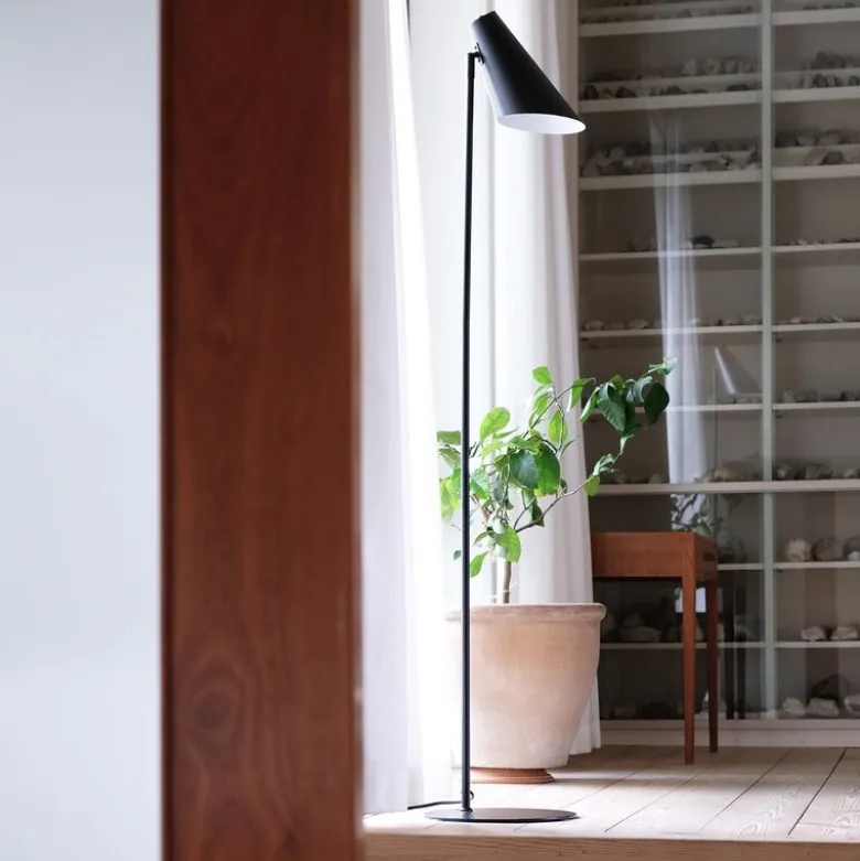 Cale gulvlampe 135 cm svart