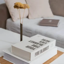 Coffee Table Book med brannteppe 16x28 cm kremhvit