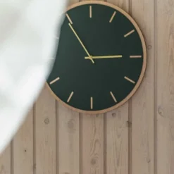 Conifer Oak veggklokke 28 cm mørk grønn linoleum m/gull viser