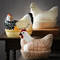 Eggoppbevaring høne 23,4 cm krem