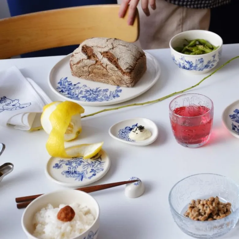 Haru minitallerken 12 cm mummi hvit/blå