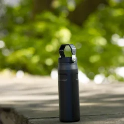 IceFlow Flip Straw 2.0 Bottle termoflaske 1L svart