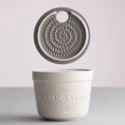 Innovative Kitchen hvitløkskrukke med rivelokk krem