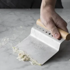Innovative Kitchen 4-i-1 deigskrape 14 cm stål/tre