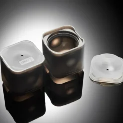 Isbitform kuler m/ lokk 6 cm 2 stk svart