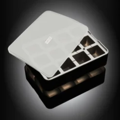 Isbitform terninger m/ lokk 4X4 cm svart