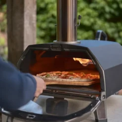 Karu 2 Pro pizzaovn vedfyrt/gass 16" svart