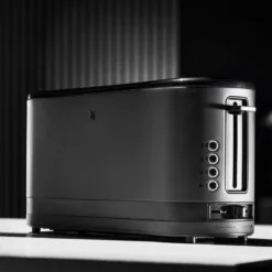KitchenMinis brødrister med lang rille 900W svart
