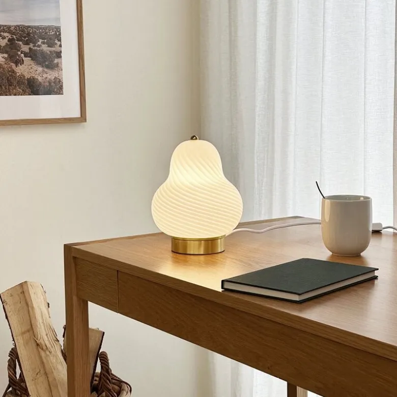 Lucy bordlampe 21,5 cm hvit