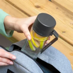 Make & Take vannflaske med sil, 0,5L mørk grå
