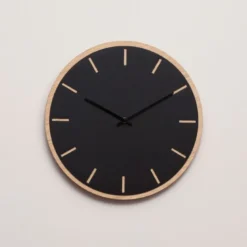 Nero veggklokke 28 cm svart linoleum m/svart viser