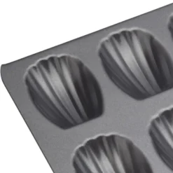 Non-stick bakeform for 12 stk madeleine