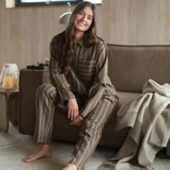 Nova flanell pyjamas dame str M sjokoladebrun