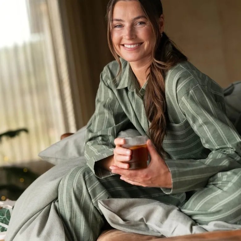 Nova flanell pyjamas dame str L grønn