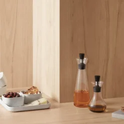 Oljeflaske + dressingshaker