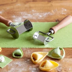Pastakutter rektangulær 6 cm rustfritt stål/tre