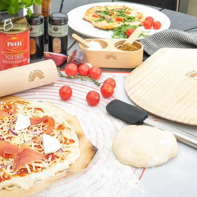 Pizza Angels bakematte hvit/rød