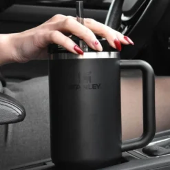 Quencher H2.0 FlowState tumbler 1,18L svart