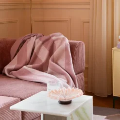 Ringstind ullpledd 120x180 cm varm rosa