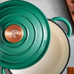 Rund støpejernsgryte 20 cm 2L grønn