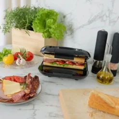 Sandwichgrill SG400 22x12cm 750W svart