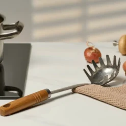 Signerat spagettiøse 32,5 cm akasie