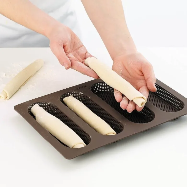 Silikonform for mini-baguetter 4 hull brun