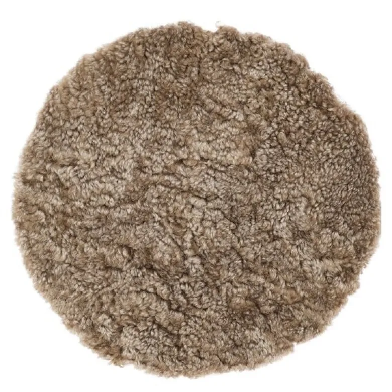 Sitteunderlag new zealand saueskinn kort ull 34 cm sahara