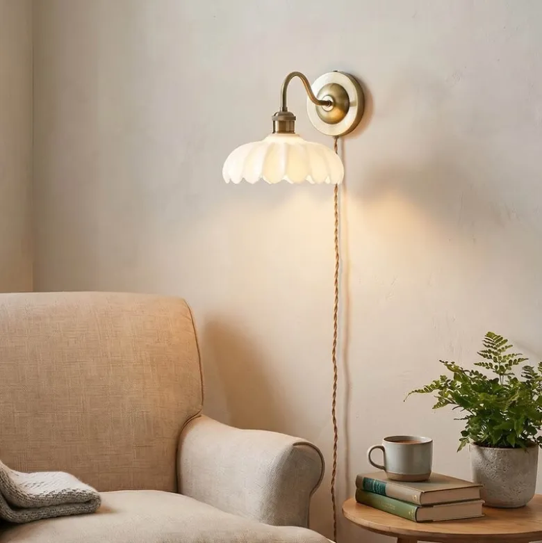 Sofia vegglampe 32 cm antikk/hvit