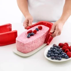 Springform rektangulær i silikon med fat 1,2 L rød/hvit