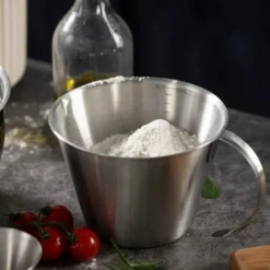 Steel Essentials målebeger 1L børstet