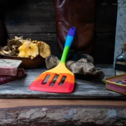 Stekespade perforert silikon 30 cm regnbuefarget