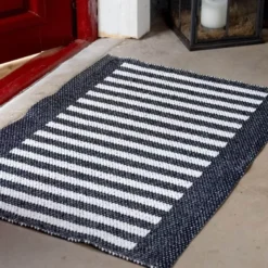 Stripes dørmatte 70x50 cm svart/hvit