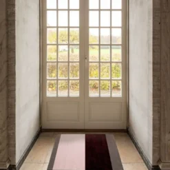 Stripes horisontal gulvmatte 90x60 cm bordeaux/rose/sand