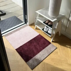 Stripes horisontal gulvmatte 90x60 cm bordeaux/rose/sand