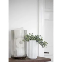 Vase i porselen 31 cm hvit