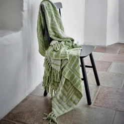 Velva pledd 160x130 cm grønn